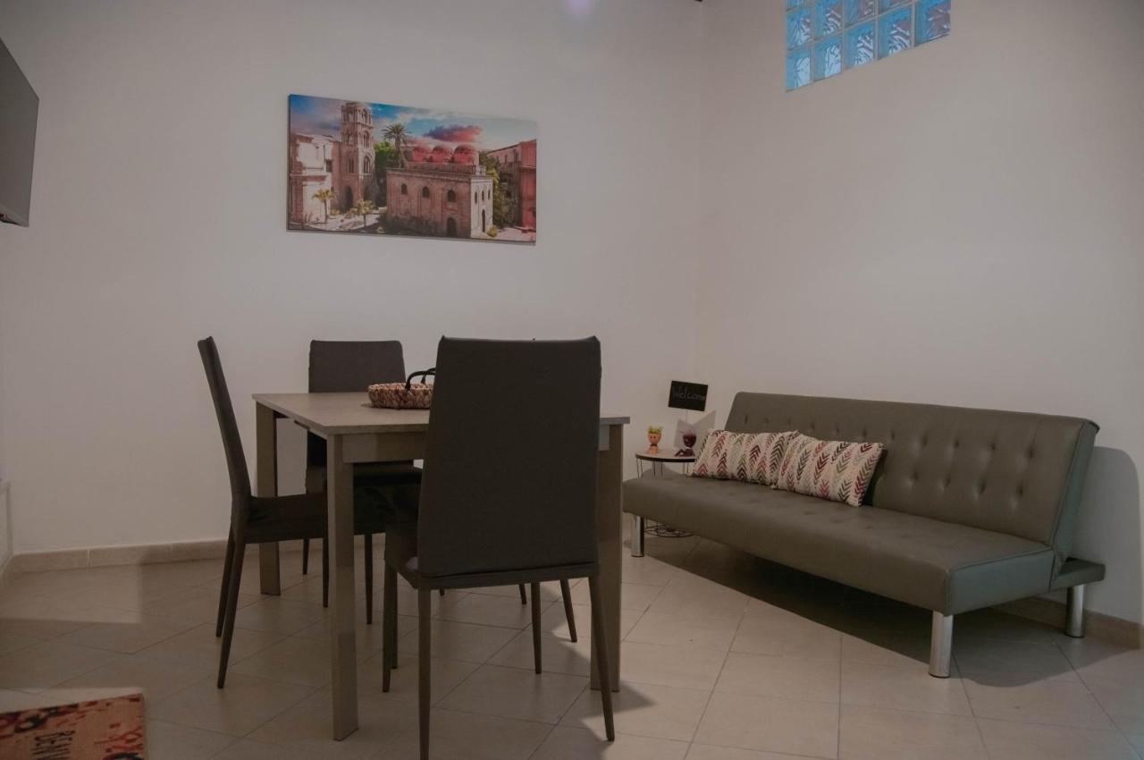 Ideisini'S Apartment Palermo Buitenkant foto