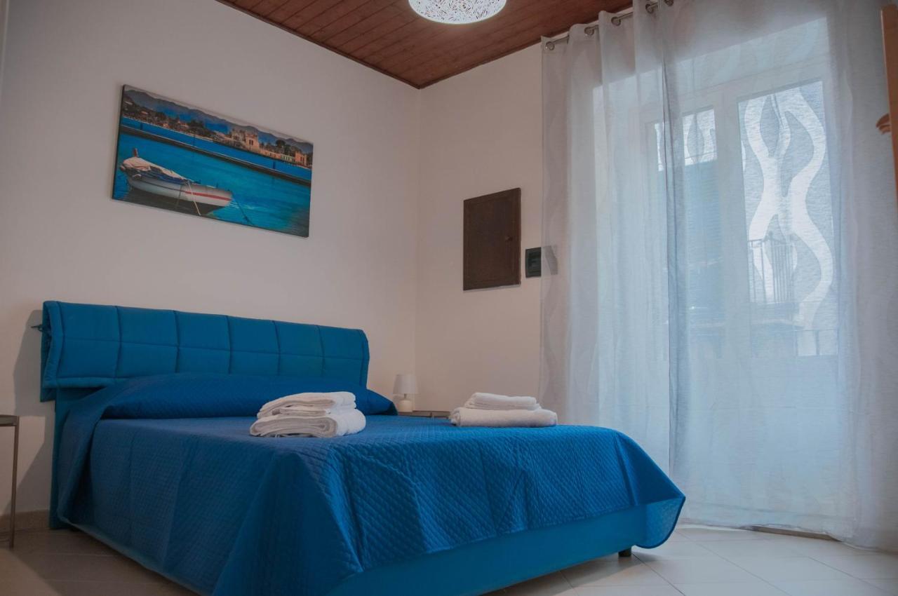 Ideisini'S Apartment Palermo Buitenkant foto