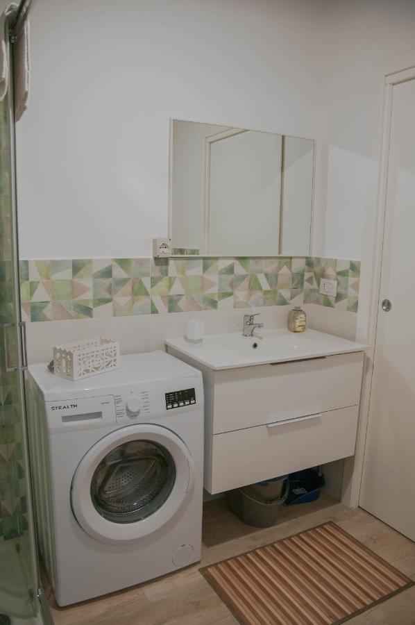 Ideisini'S Apartment Palermo Buitenkant foto