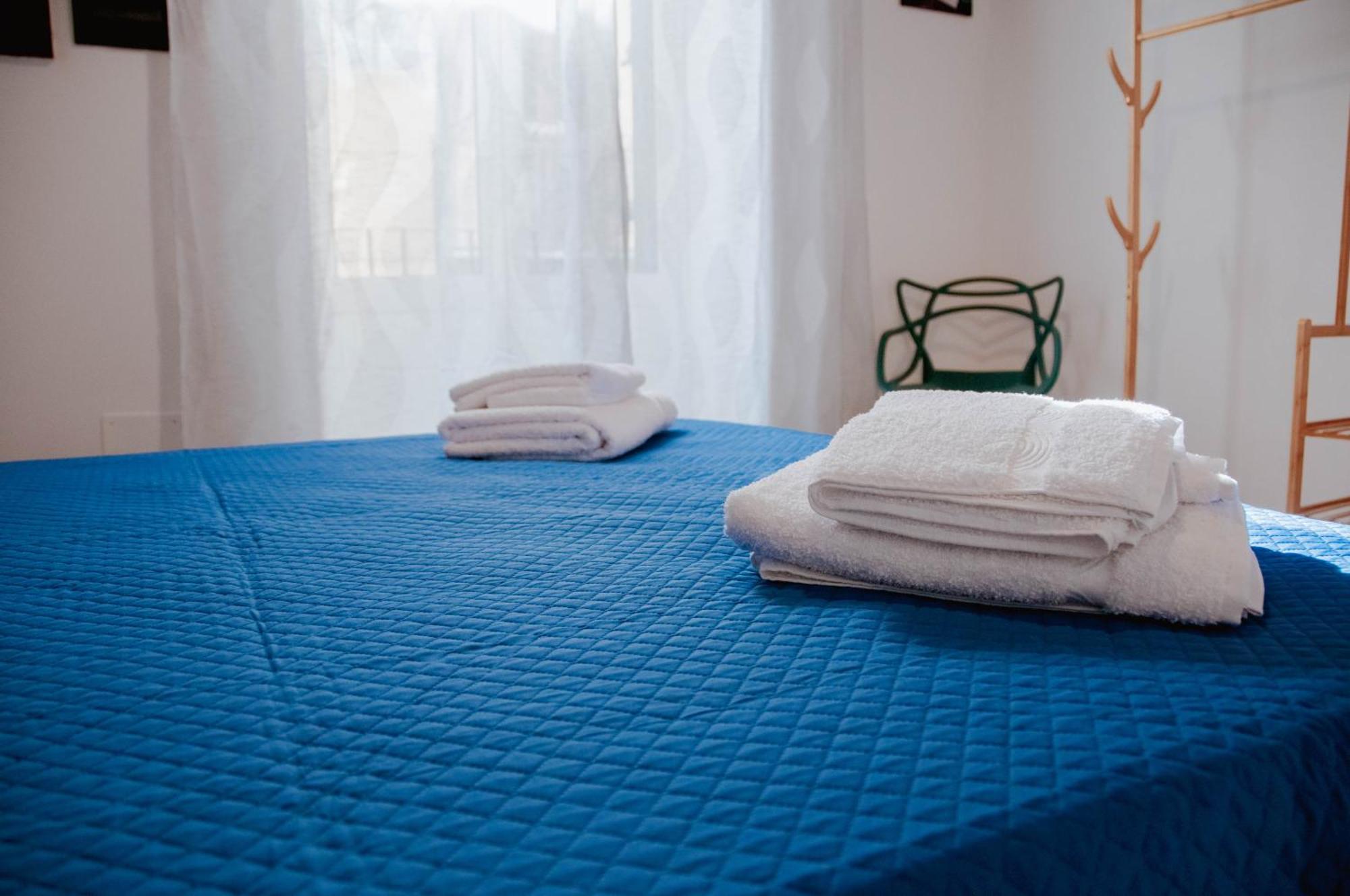 Ideisini'S Apartment Palermo Buitenkant foto